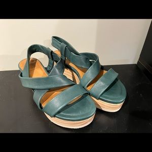 Coclico Womens Wood Wedge Leather Sandals Shoes Size 37/6.5 in Green